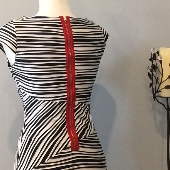 Guess Dress - Picture 2 of 6